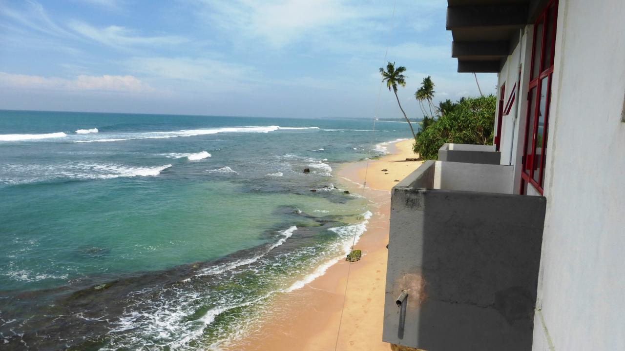 Ocean Reef Hotel ヒッカドゥワ エクステリア 写真